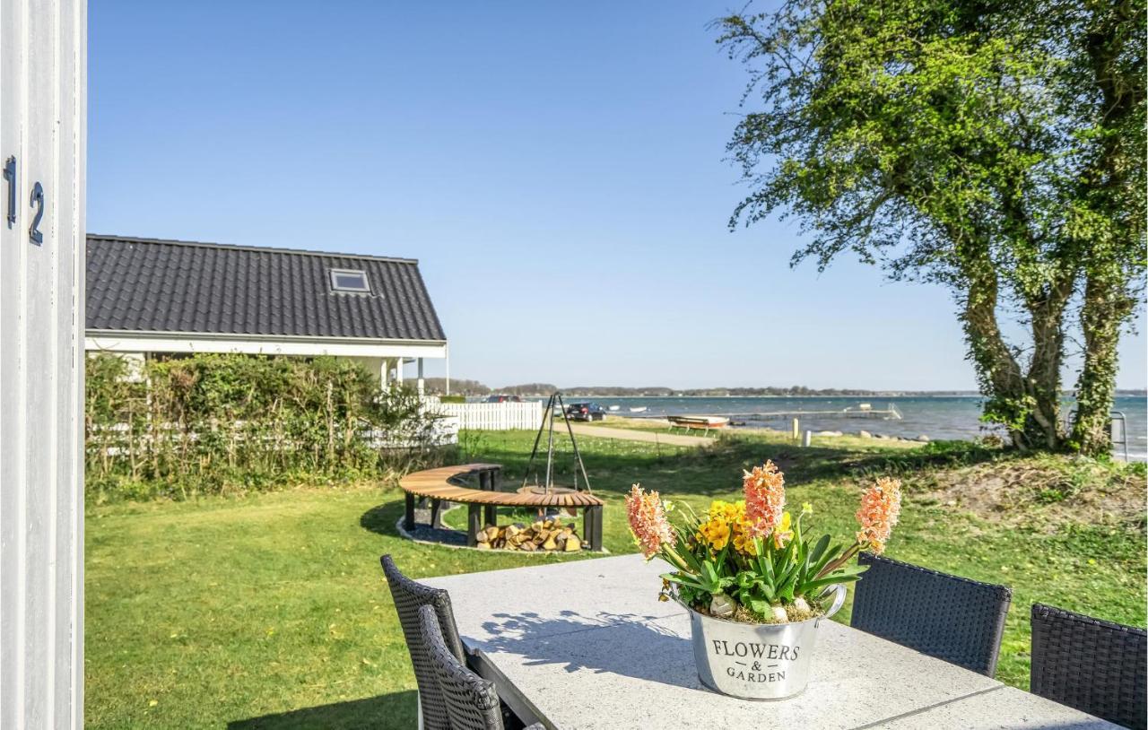 Beach Front Home In Sjolund With Kitchen المظهر الخارجي الصورة