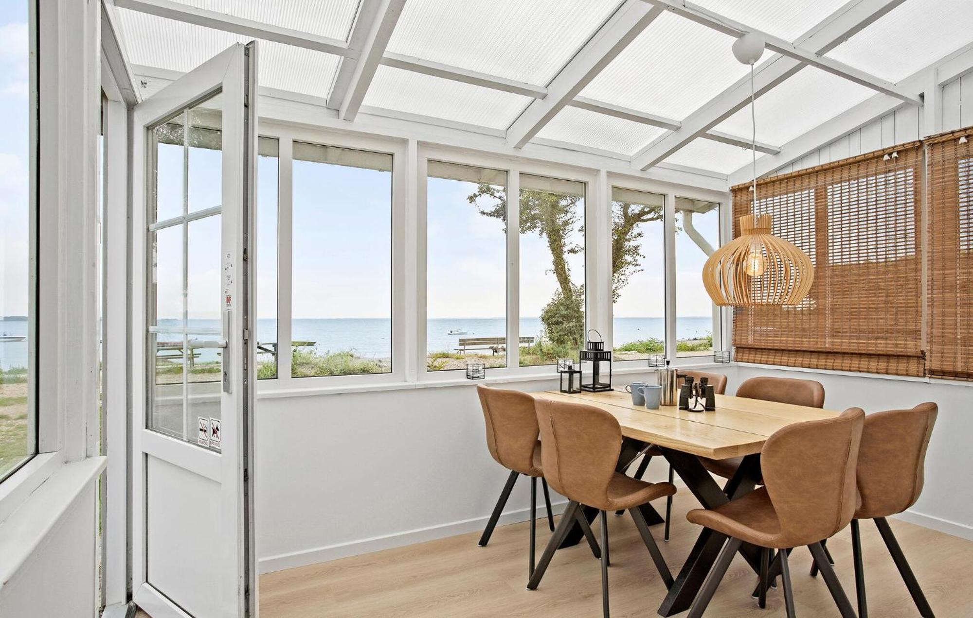 Beach Front Home In Sjolund With Kitchen المظهر الخارجي الصورة