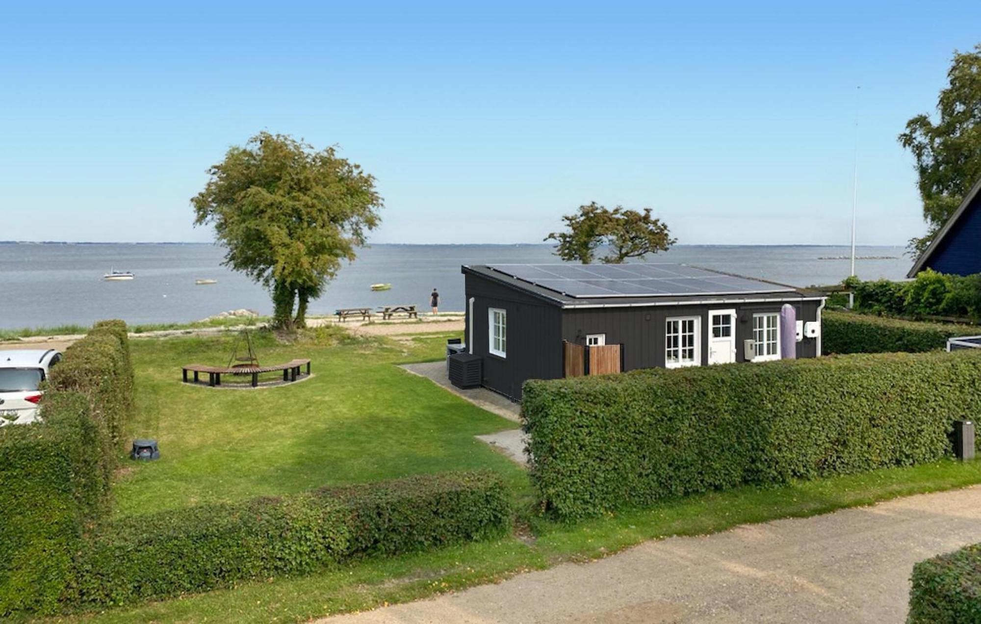 Beach Front Home In Sjolund With Kitchen المظهر الخارجي الصورة
